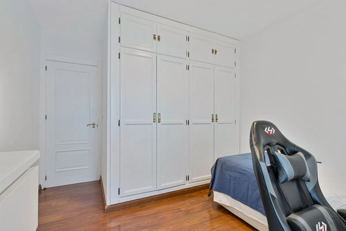 e0a0da8d-de33-4421-bf57-a95744e3d6d0