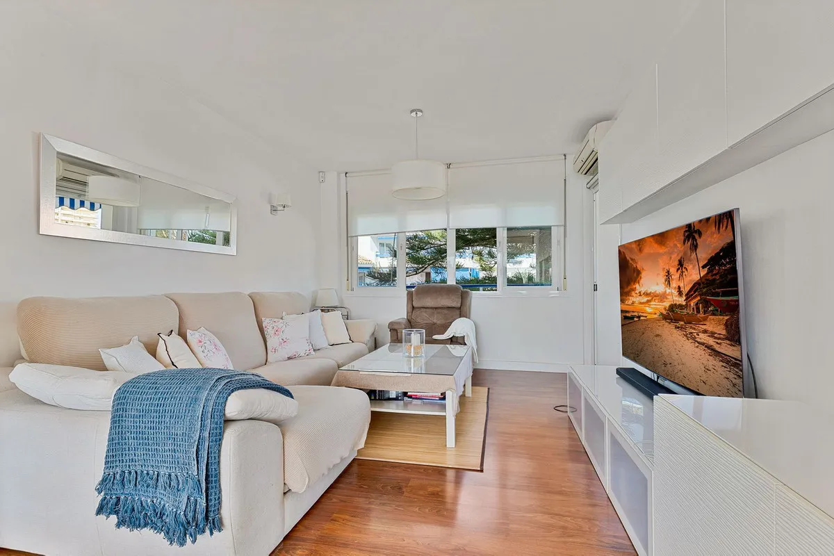 ebe249d9-e02a-4792-82bd-0a1d93cc5df1