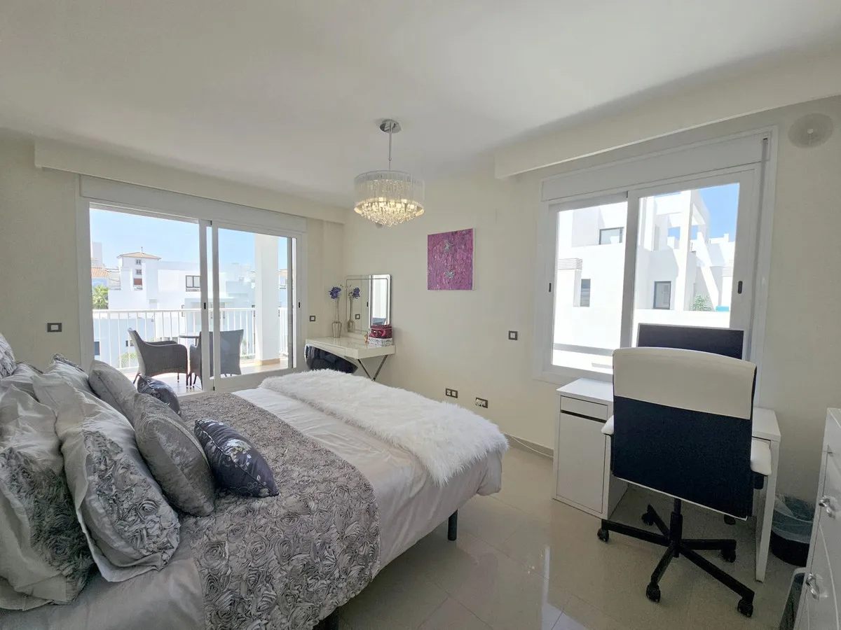 04d0ddba-d58e-4253-802d-b223426ec58f