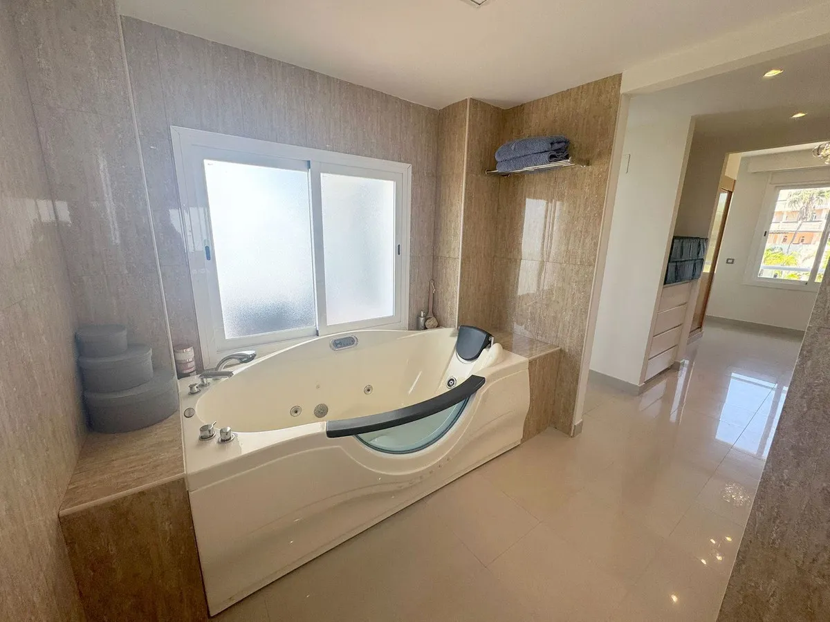 0a4b4e79-047b-46fc-bc91-d3b1bd704cb8