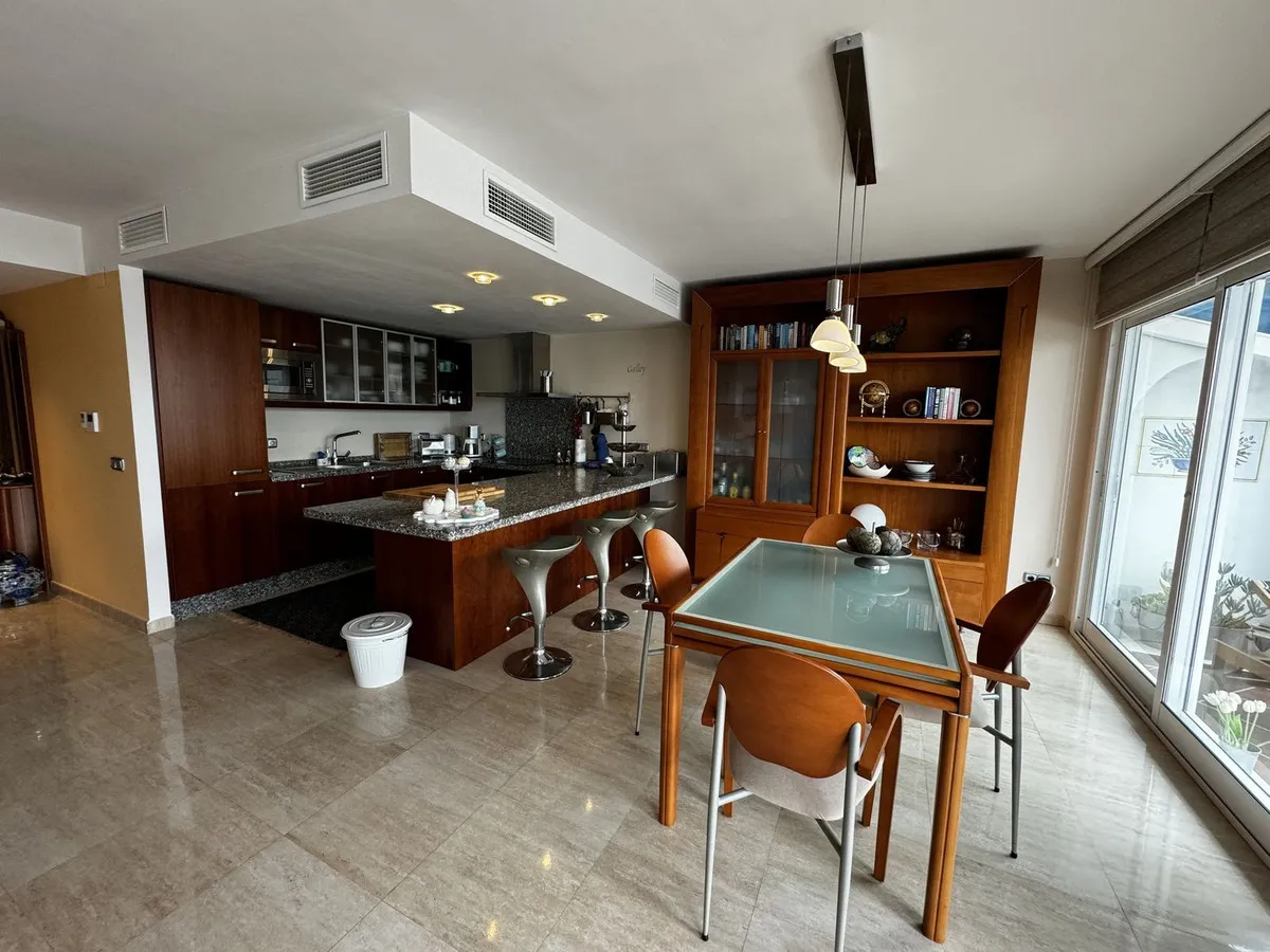 7fe6589d-d125-4042-bc9f-8baafddc66c6