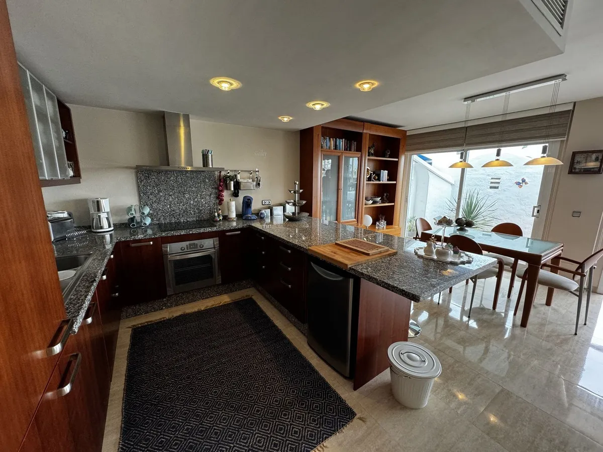 fef0f804-3cc3-4254-8bc6-ac1bff78e5c6