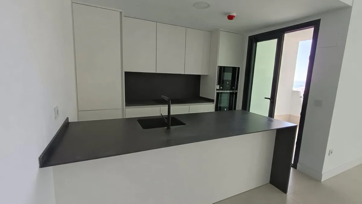 d9271b05-c762-4cfc-bf7d-04d1df1de767