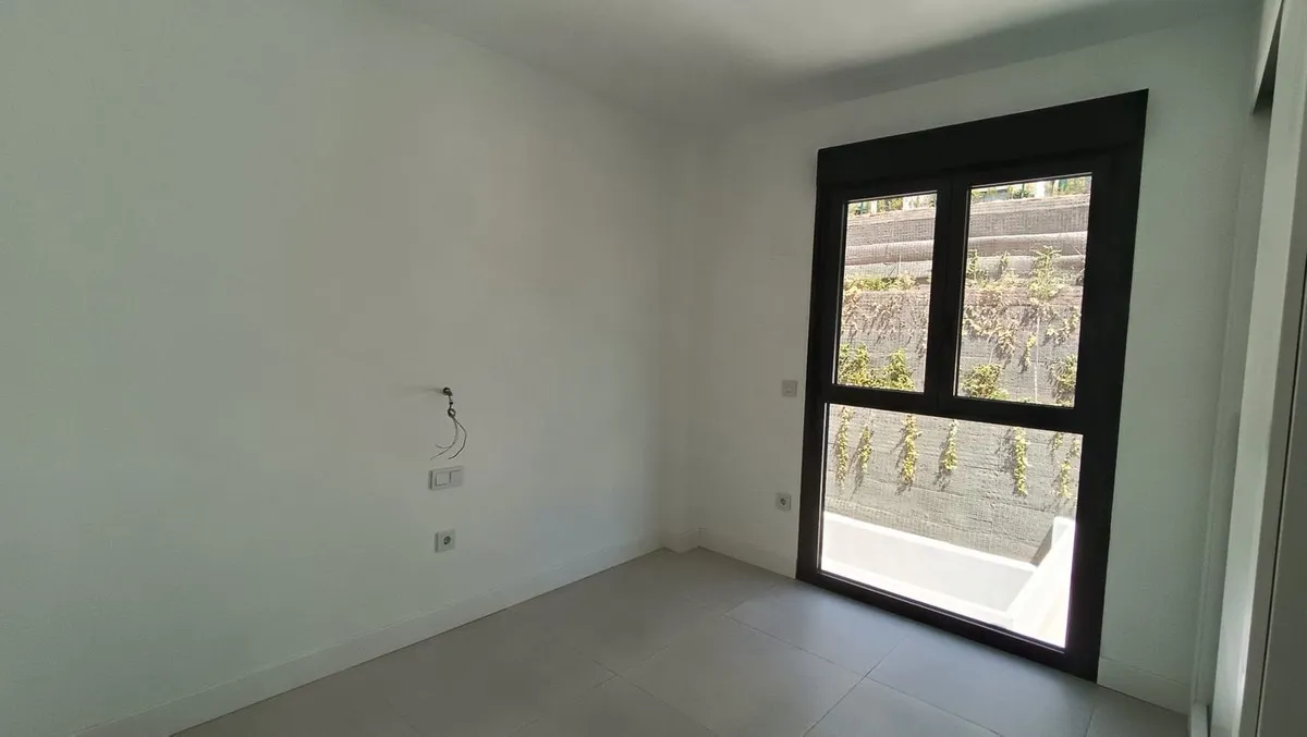 f5ab1177-19f4-4aa8-a5c4-3bac49fc3b7c