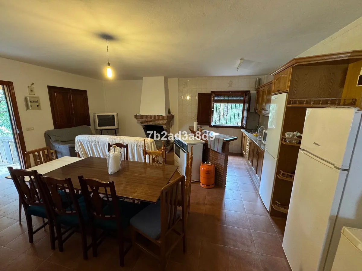 ee365090-2e0a-444b-9cb2-4314ed22d332