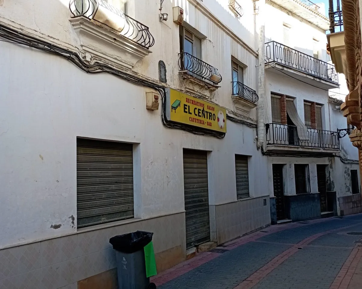 77184b38-a342-4981-be3a-96ecc94a6144