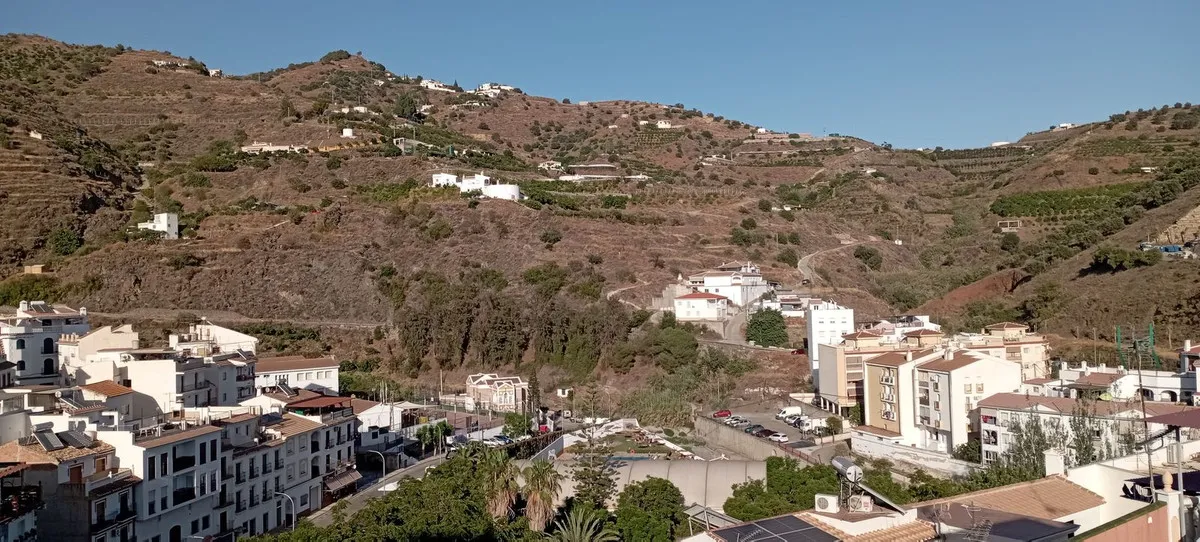 b7a5577f-8931-4c4c-99ae-838be3e3f825