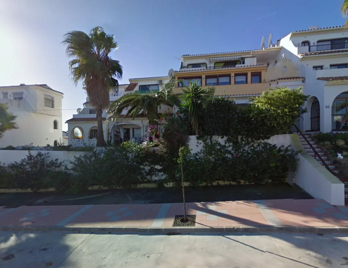 49665964-26c3-4b8c-b27a-bf1b10131828