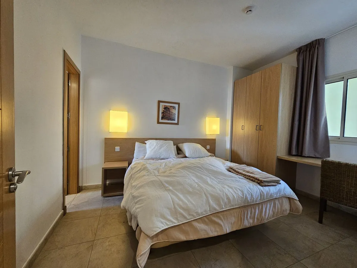 b22f0db7-5bff-4d53-b6c1-eea03910fa9c