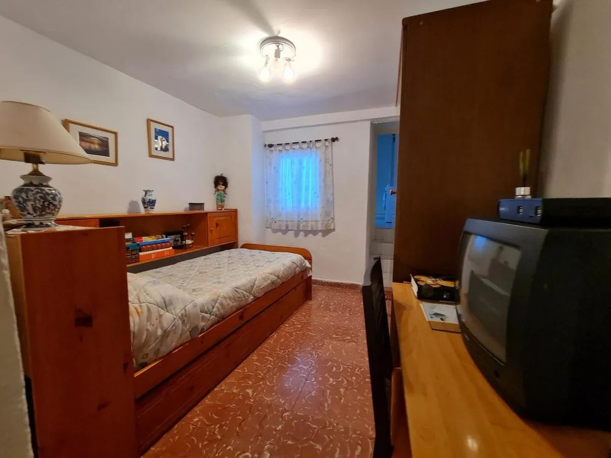 02f4f0c4-0e89-4d7d-99c5-fb5e407d1f03