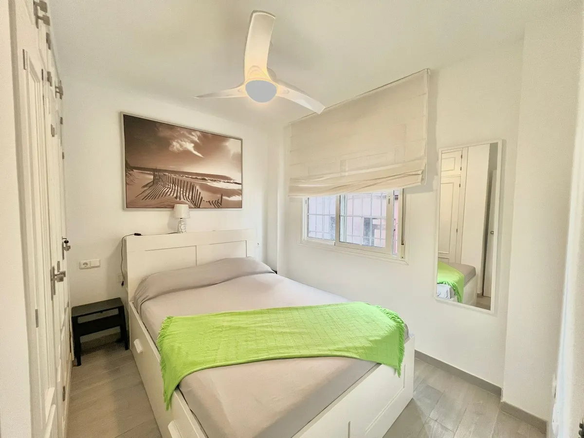 8abf393f-0a93-43c1-afa2-694dd0e6d0c1