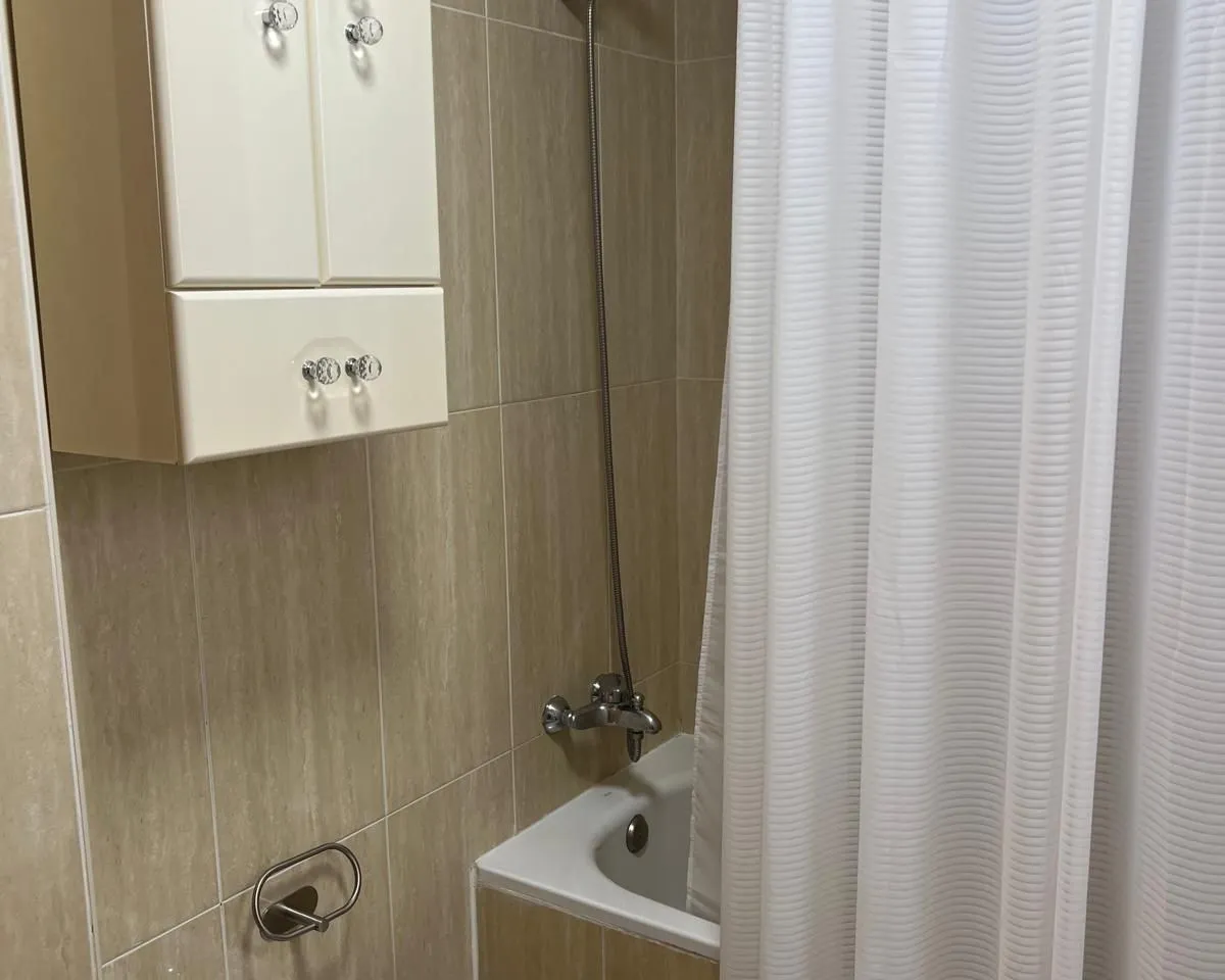 21fd18d4-e73a-43b5-94a3-e587598f7e79