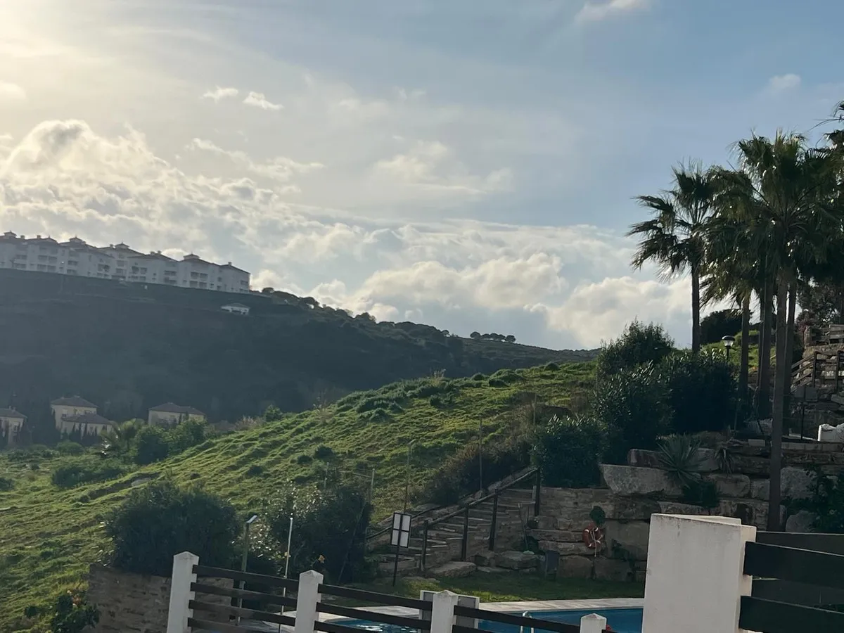 89fe2f6b-3a76-4ca1-a111-42271a2e35bb