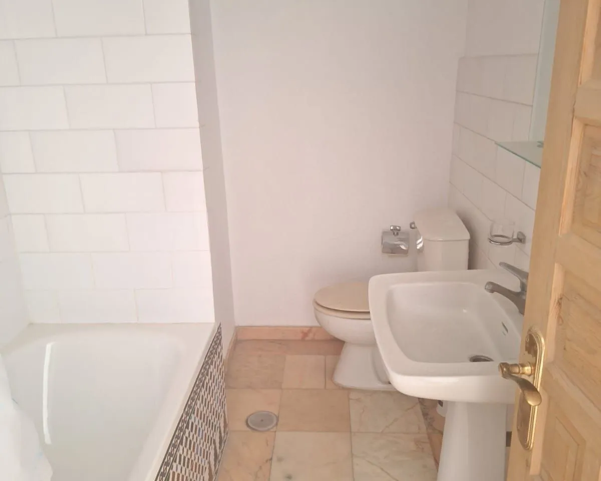 211ac118-50c2-49df-913d-c41b8124f4dc