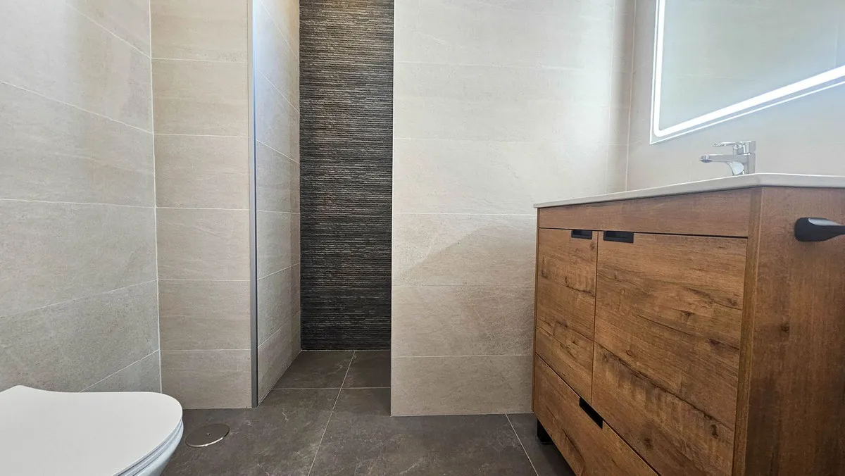 b936c40e-fa72-4ecd-a729-eefe93d0af44