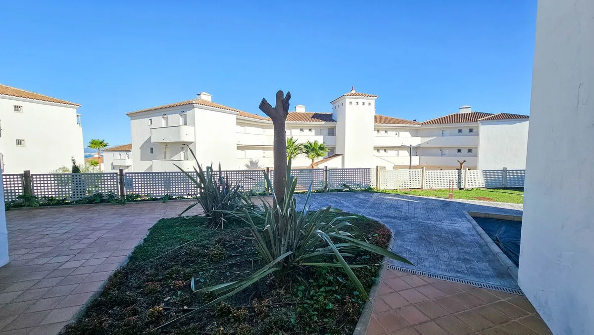 db6b6530-66c2-4948-b594-20a289fb488d