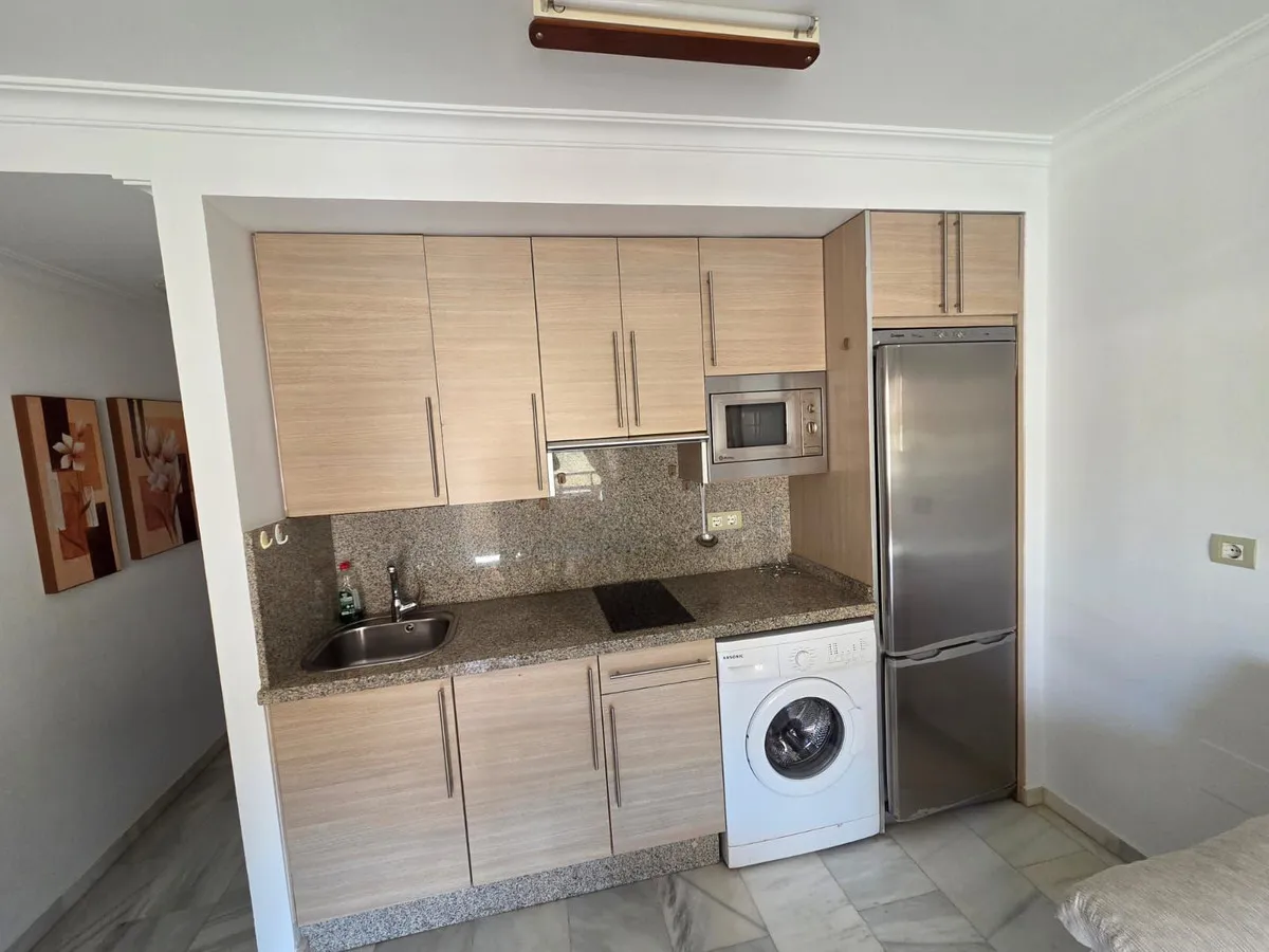 e3c881c3-9484-460d-8e5e-21fe5c8c649c