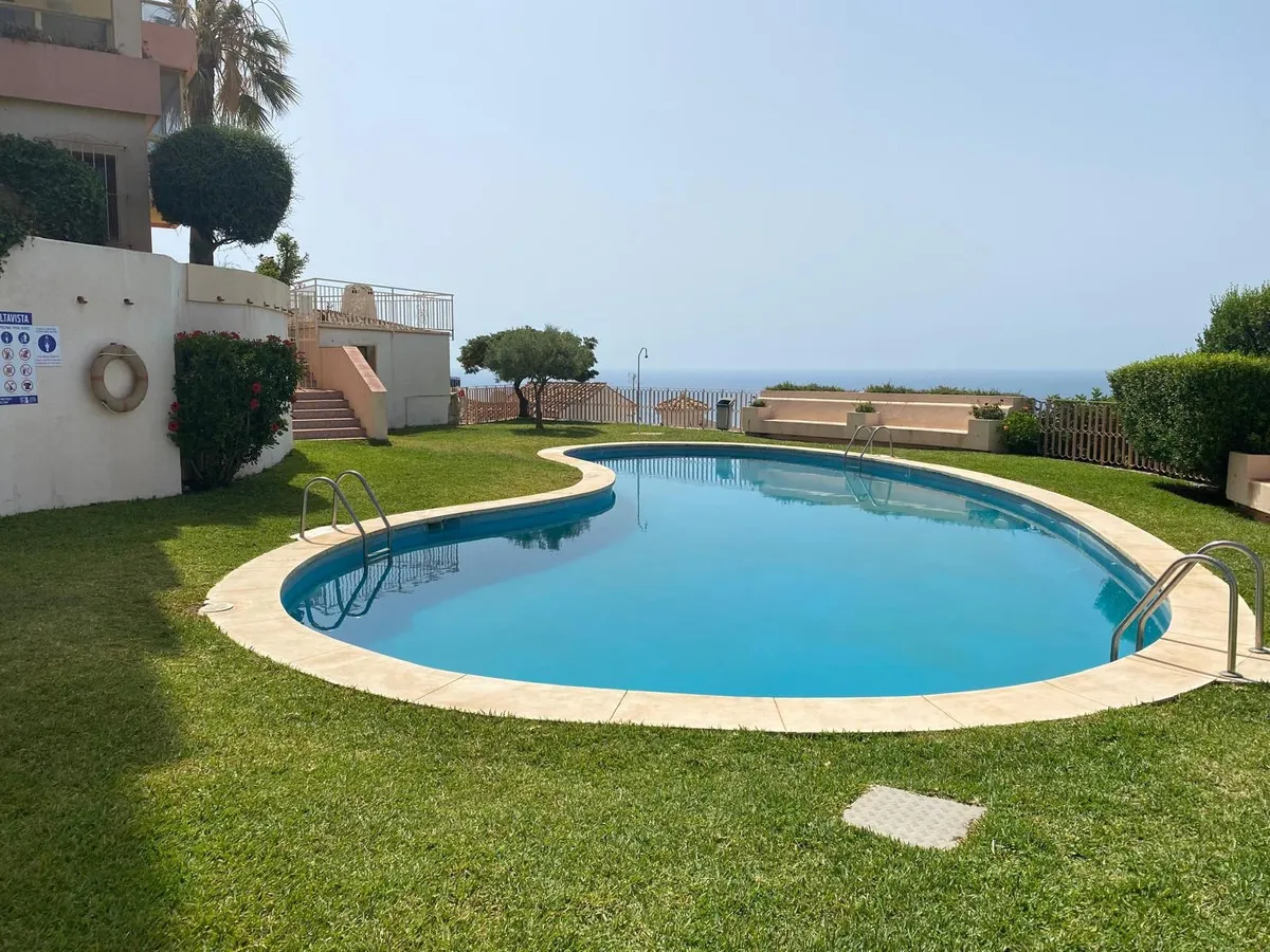 18d2d9c4-aa9e-4442-bc60-624d45c21bd9