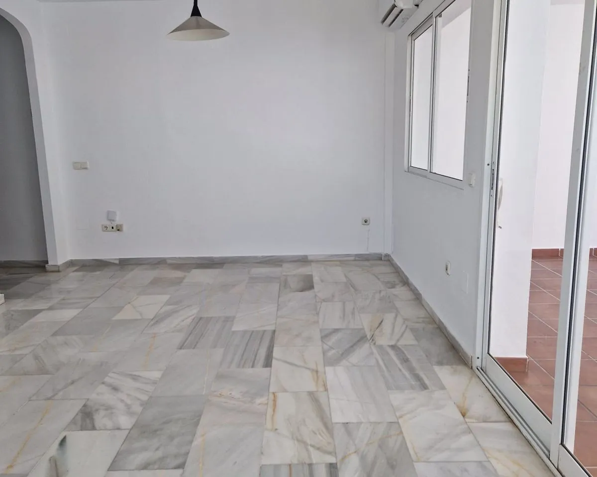 dc561c91-dd28-4229-8f88-6312678b9d2e