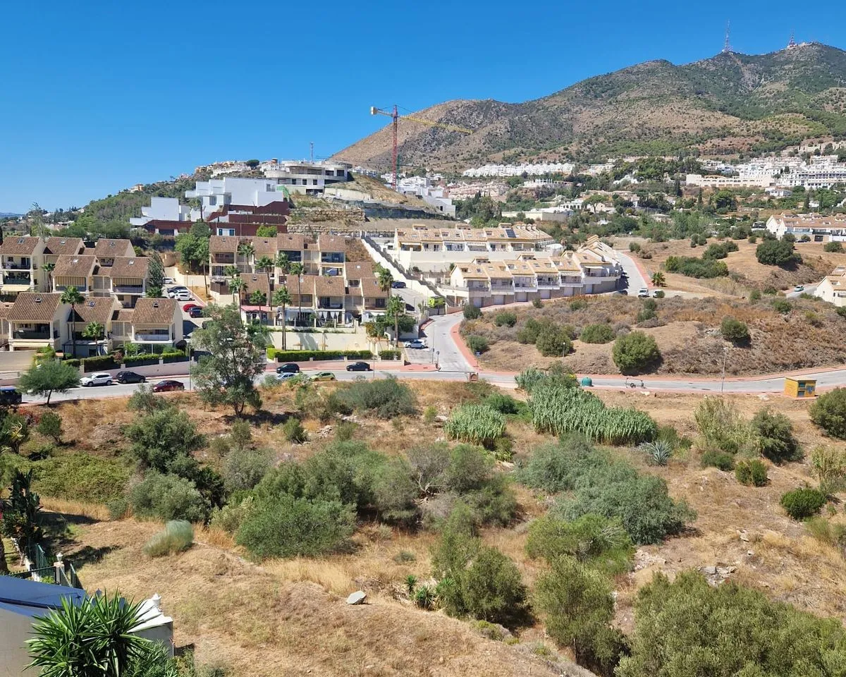 e9e9eb01-3789-4009-97e1-e11caa8e59ad