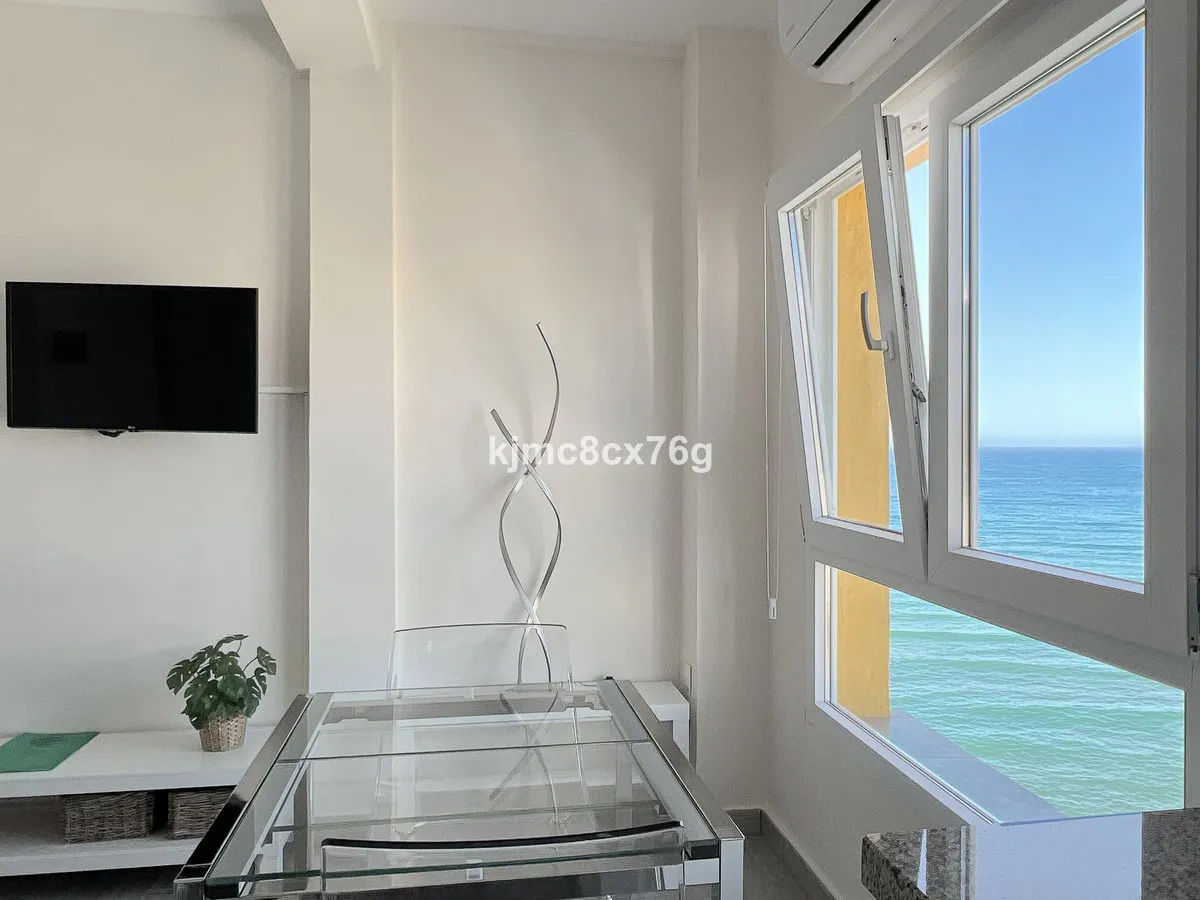 0239fea4-35fc-40d6-9529-7313a9316e6f