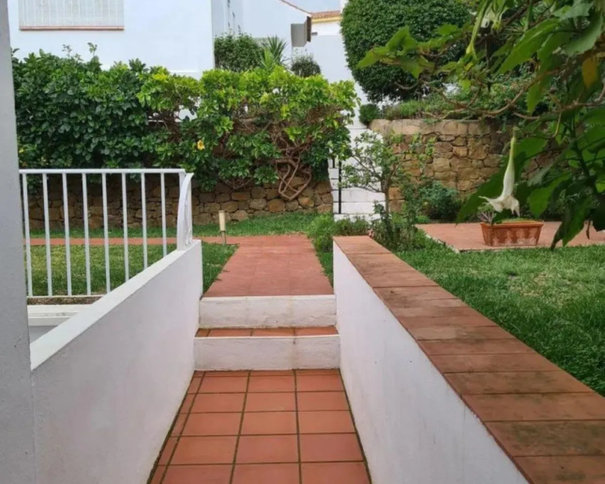 87574760-2e1a-431e-bef1-42bc7cce2145