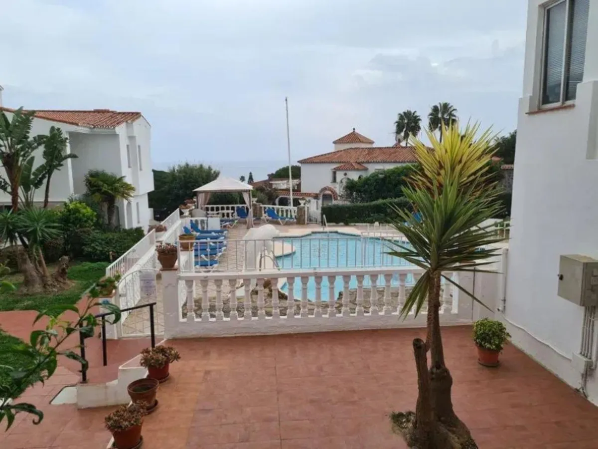 b9589685-4488-4853-a493-a17f6fa95925