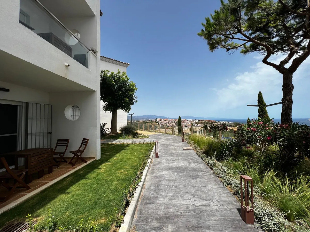 24d0dad4-11a7-4f4d-a754-efb0b6f5615e