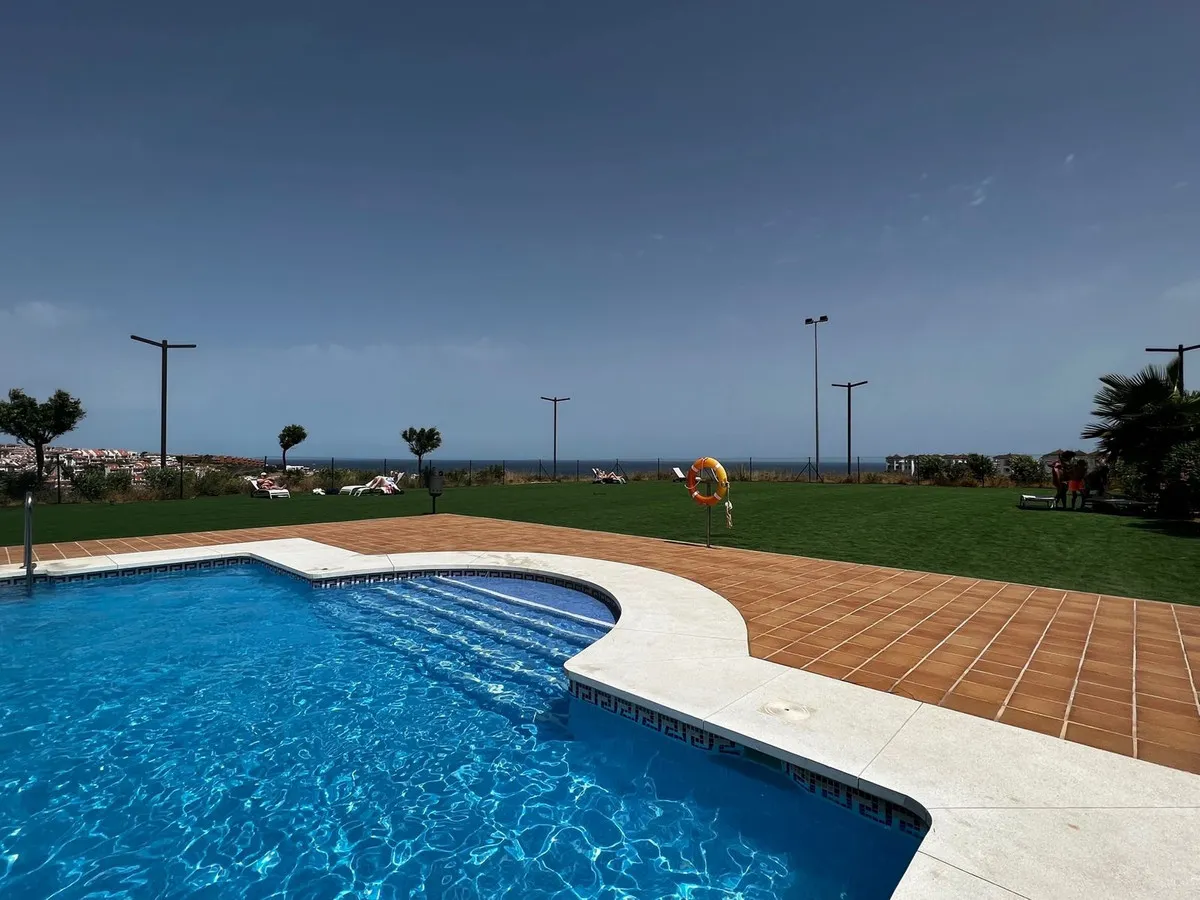 e3a696cf-683b-41e4-8670-ff0190e186b7