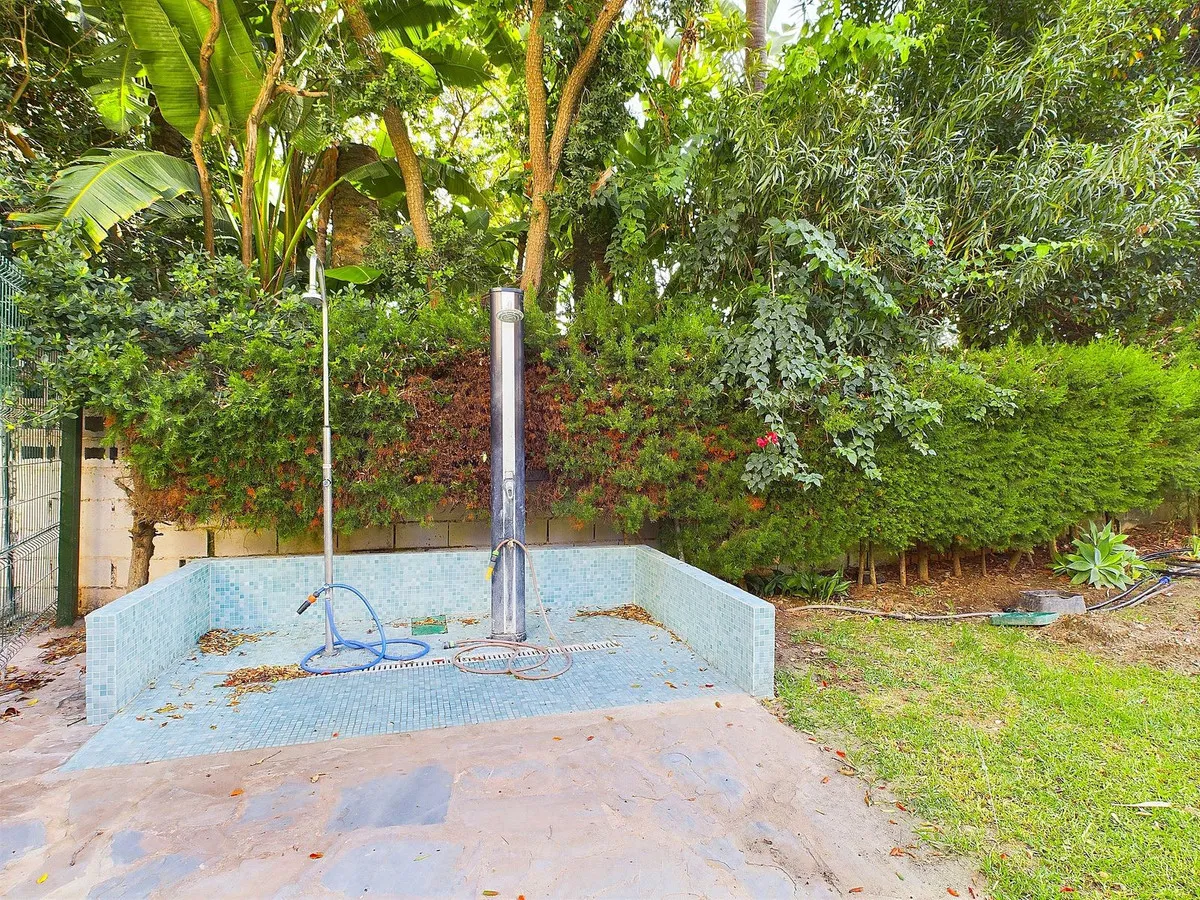 e6bcb319-849c-4f29-9247-6a9a770c69b7