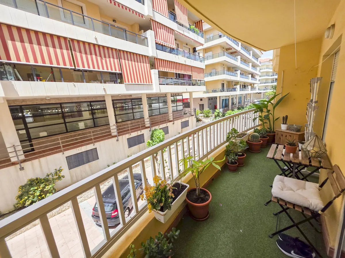 9e300912-2f32-40c0-b755-169d754aa89d