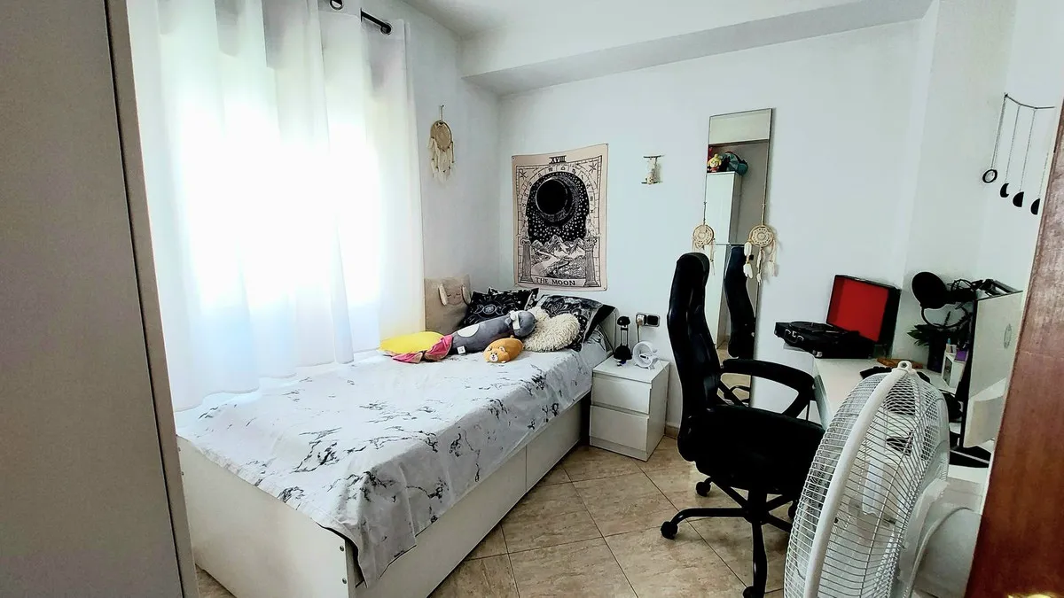 b5a9d8d8-fb5a-445b-bbb4-fdf592b4903a