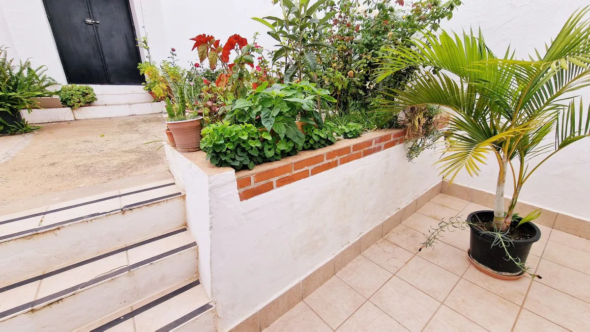 1a06db28-1e6d-42ff-b96c-92cbc1789caf