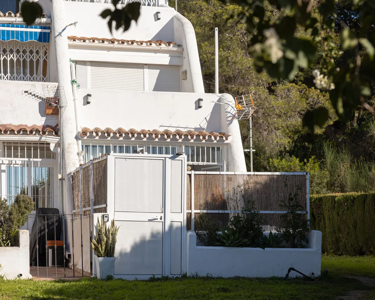 19ba1896-6bc3-4672-948f-32b12375f6b8