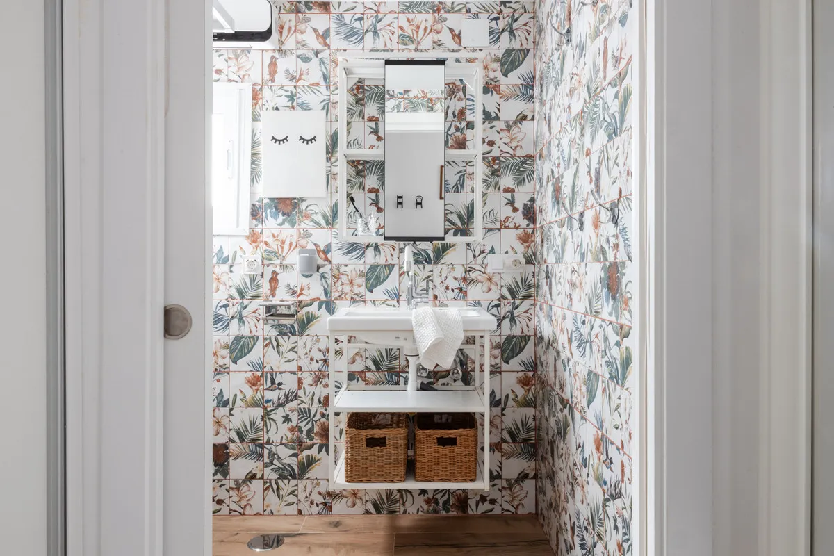 ad345501-bdb2-45d4-8df1-6e93e6c3e0a7