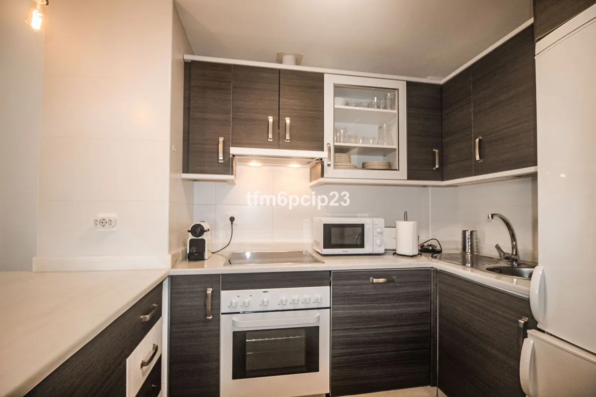 0e2eeed8-8bfd-43dc-b5fe-232dff85c77c