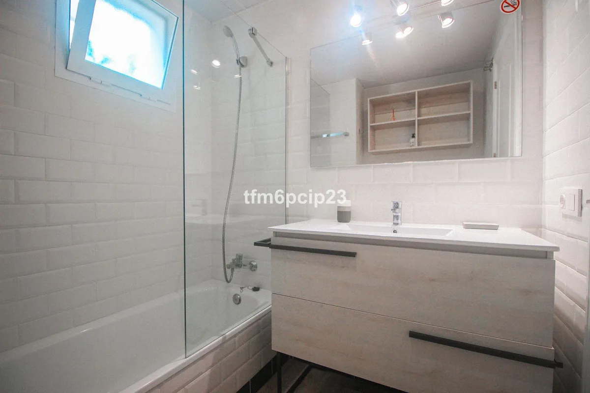 3bbcd325-3b51-4e09-8d4e-40a17acd79b5