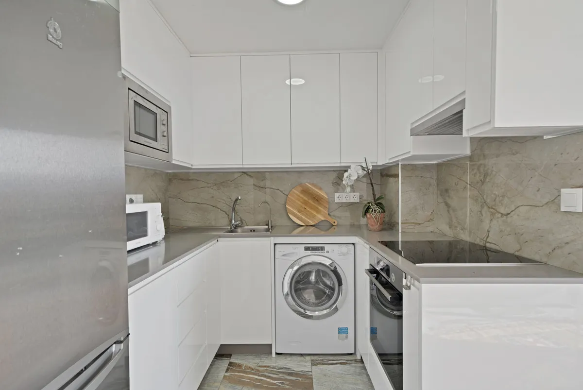 af7a1627-1527-41de-9542-a1528db03cb9