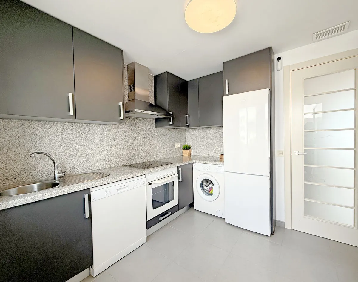 f481a400-80d9-45eb-9485-5e8dde2e5d02