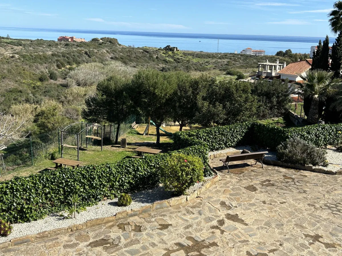 109f26d3-16ac-419d-adac-2636e70d50d5