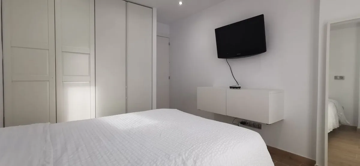 031a7df7-1d7c-4970-b4e5-3696871f5ddf