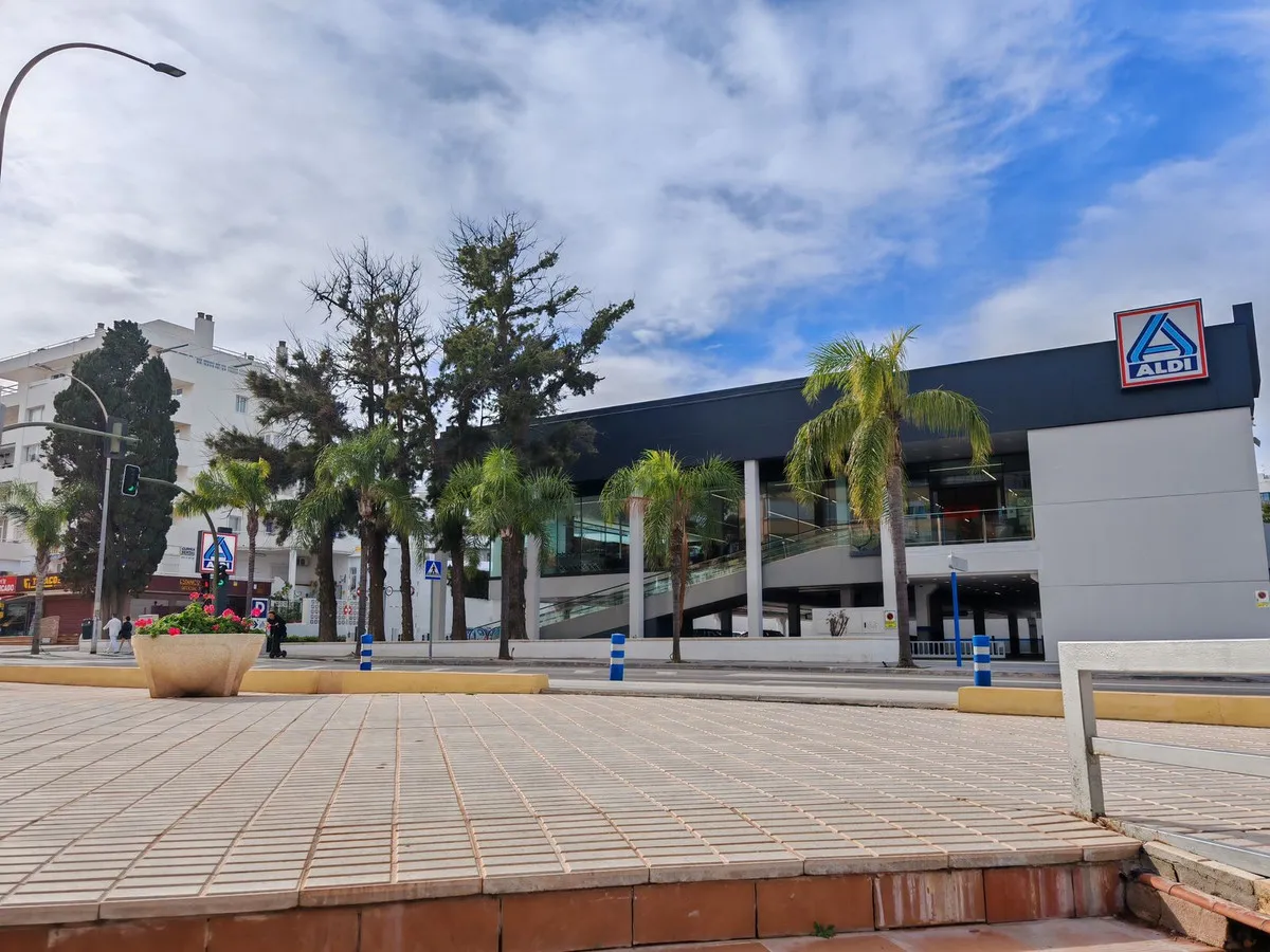 1e395c1e-606c-4d4d-85b9-4695dd756d9a