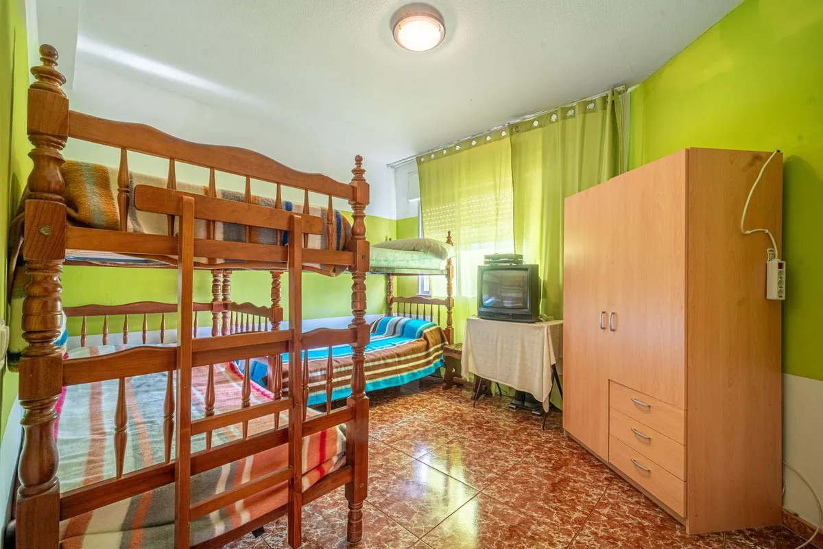 d9d30f32-3f10-4e1c-99f3-a265d1d1a3f1