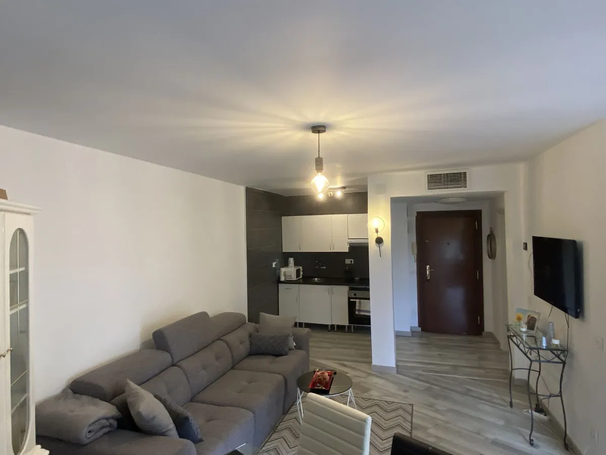 03cecf77-f9d0-4695-9bdc-b32e7f8668c2