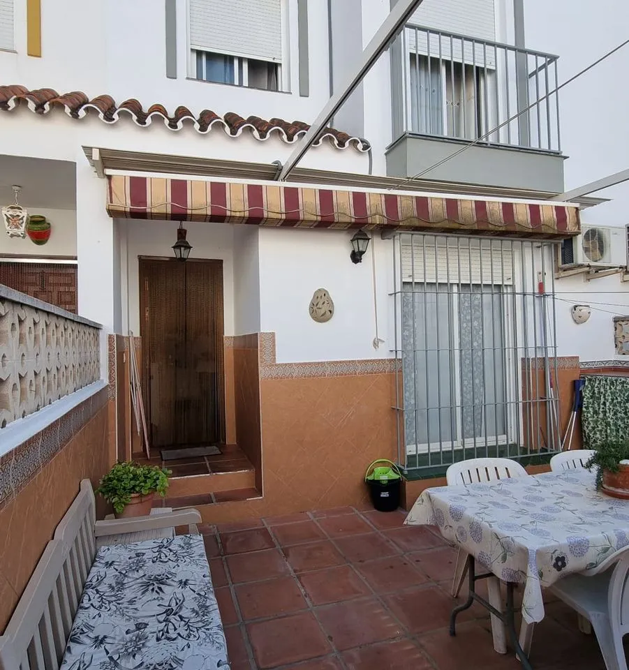 c8ddf582-91fd-49b2-b3c6-607fa83a4d1a