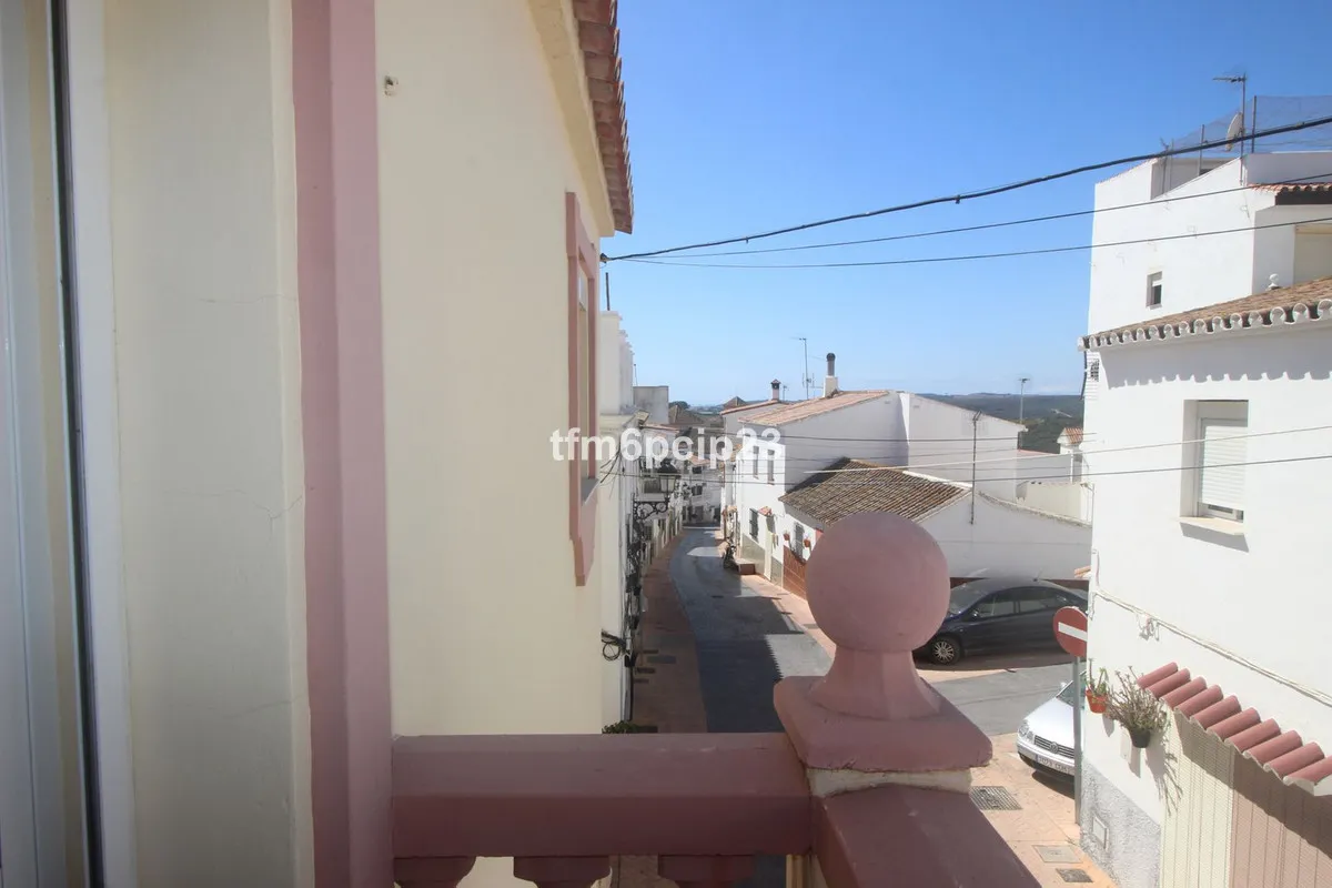 27d34f16-ea38-4506-a733-83774b74d975