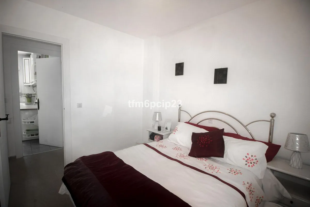 16c949bc-55e2-4c9e-a9c5-cea1d9e3d8d2