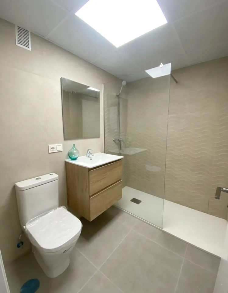 06b33b70-cf49-4b95-bc60-4a57985e650c