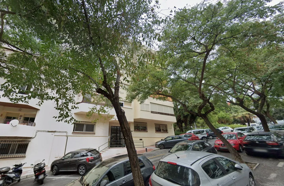 60d69c9b-93fb-4a87-8d73-eb3da3a63498