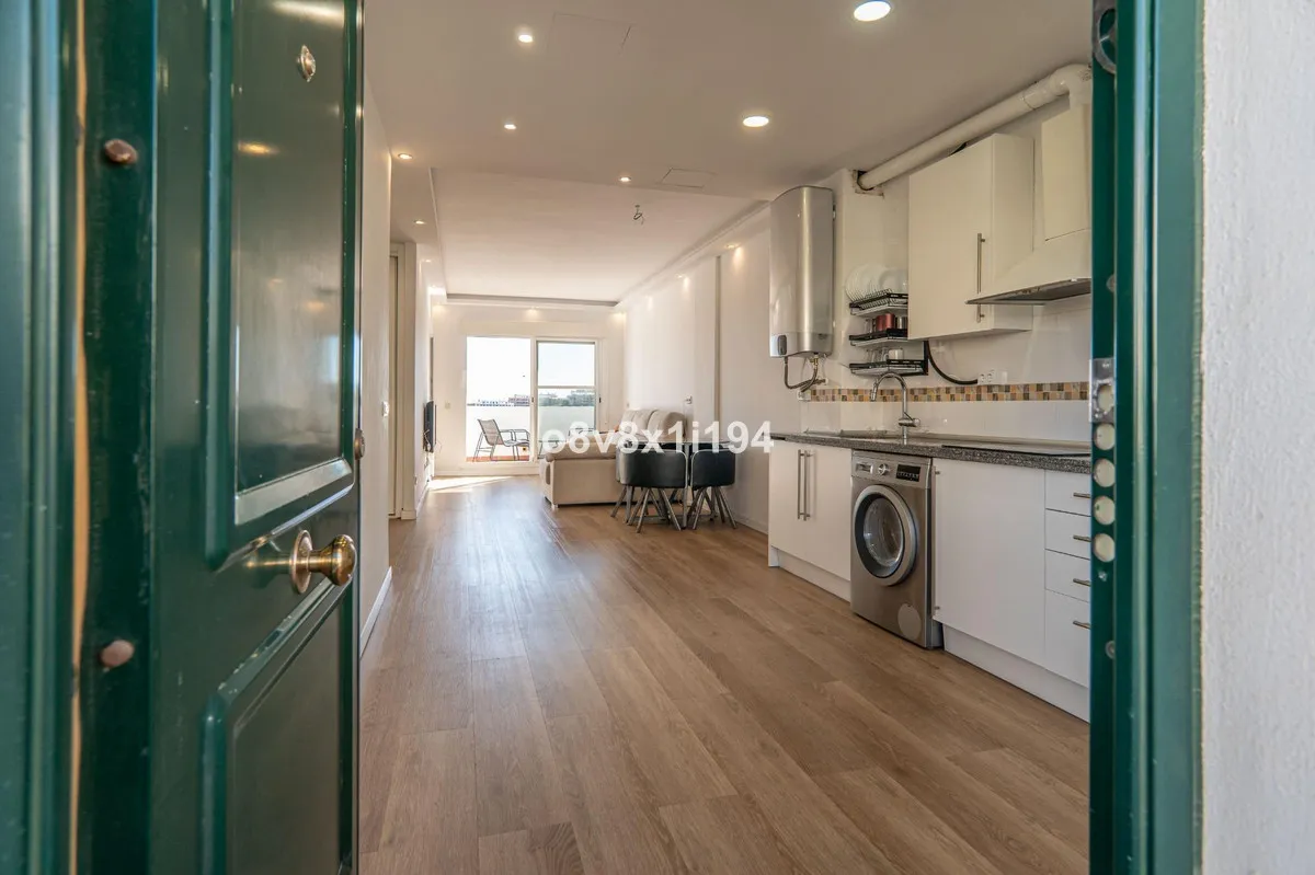 7054e3d7-55a9-4b74-987d-21a104c2639d